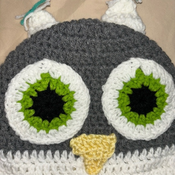 Bright Owl Crochet Kids Cap W/matching Mittens Acrylic Gray/White Yarn Handmade - Picture 3 of 8